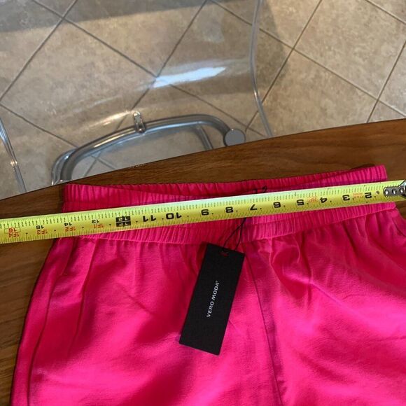 Vero Moda, new with tags, intense pink, sz M, unlined, pull on, wide leg - Picture 8 of 16